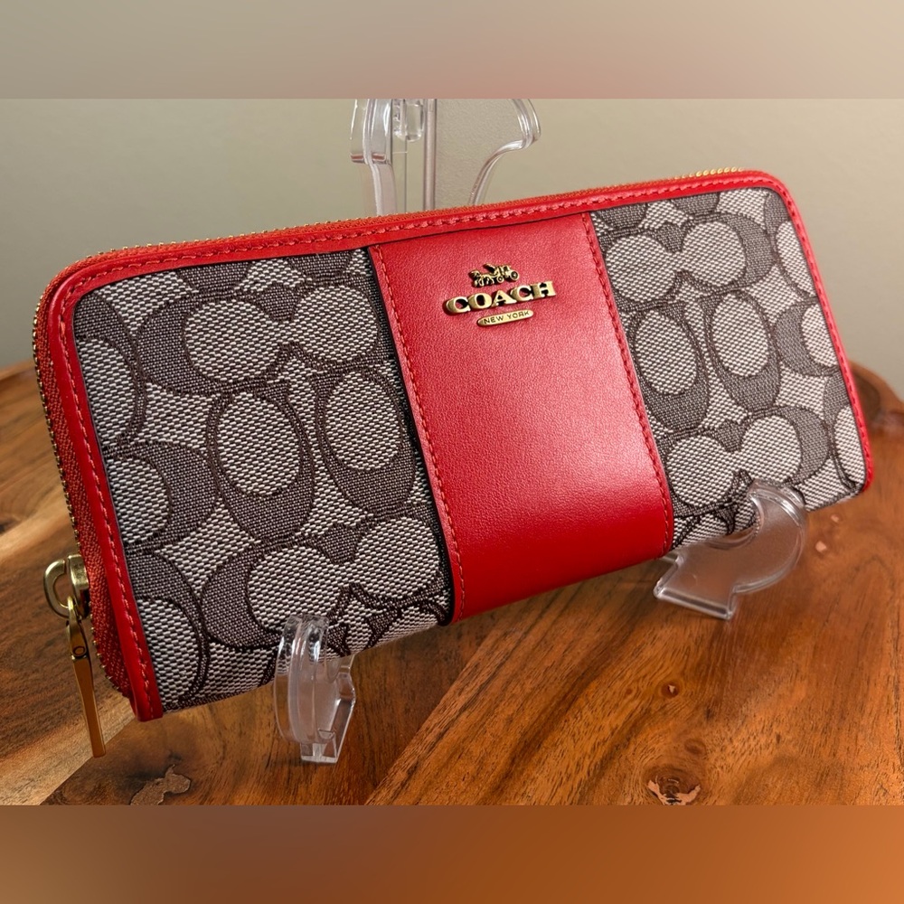 Coach Signature Jacquard Red Leather Slim Accordion Wallet C5731B Like New - Picture 4 of 13